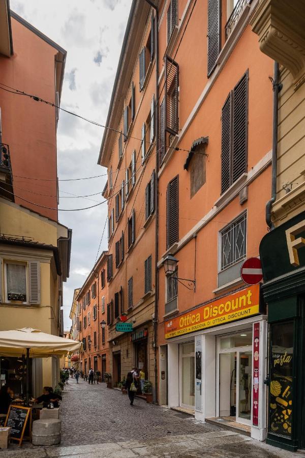 Torre Dell'Orologio Apartment By Wonderful Italy Bologna Exterior photo